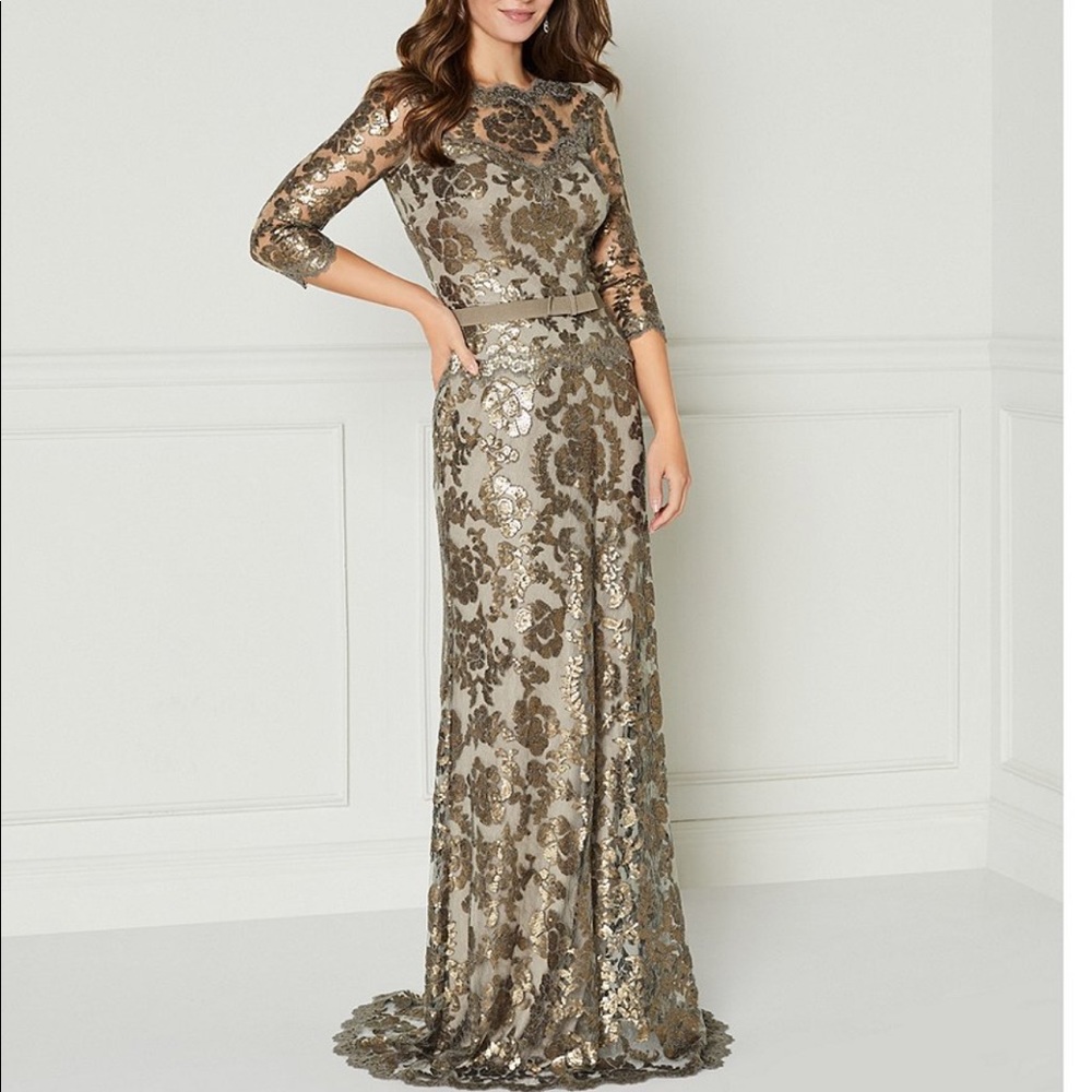 Only worn once. In great condition. Perfect for mother of the bride or wedding!